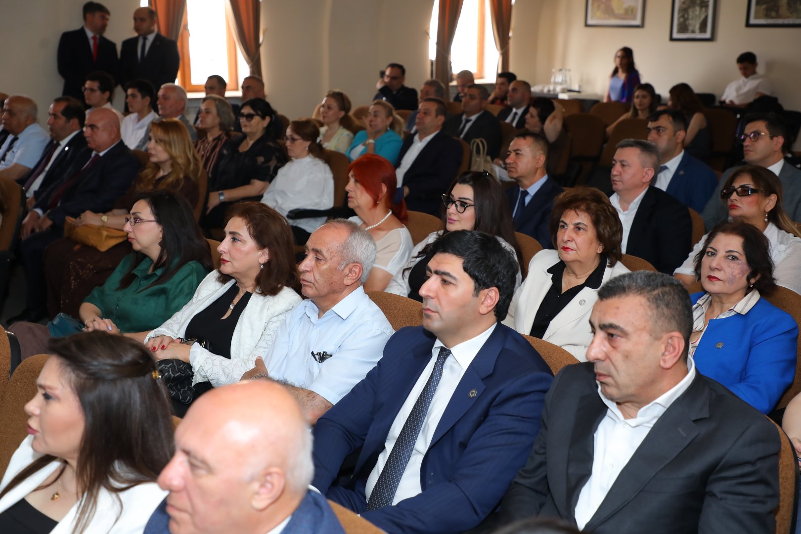 Ermənistandan zorla çıxarılan azərbaycanlıların qayıdış hüququ ətrafında fikir mübadiləsi aparılıb (FOTO)