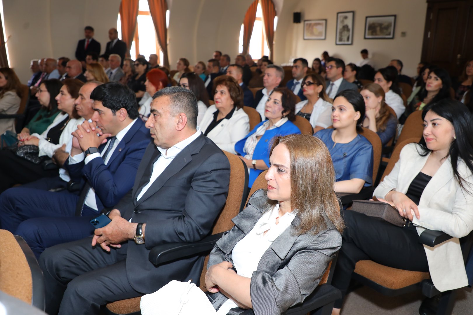 Ermənistandan zorla çıxarılan azərbaycanlıların qayıdış hüququ ətrafında fikir mübadiləsi aparılıb (FOTO)