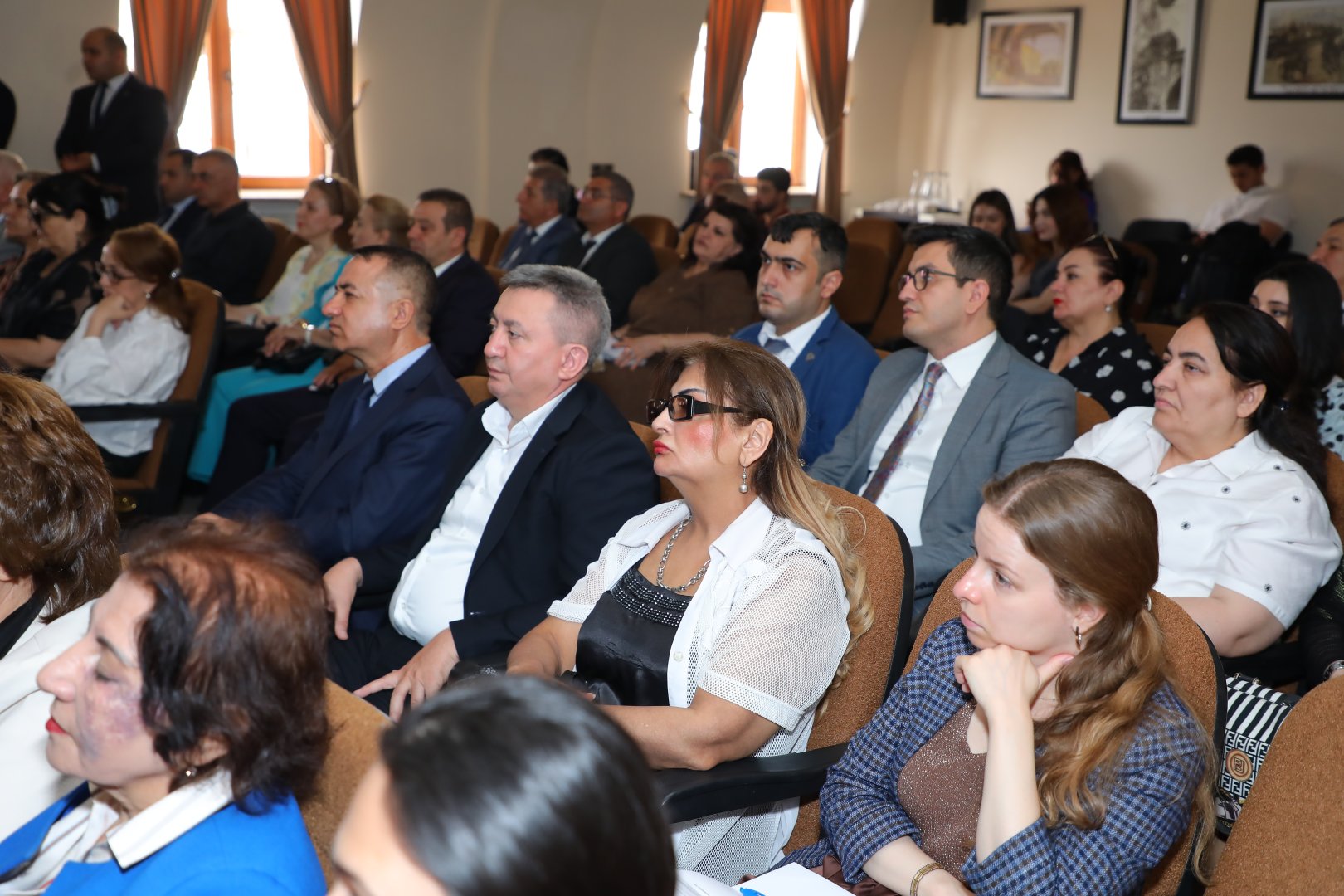 Ermənistandan zorla çıxarılan azərbaycanlıların qayıdış hüququ ətrafında fikir mübadiləsi aparılıb (FOTO)