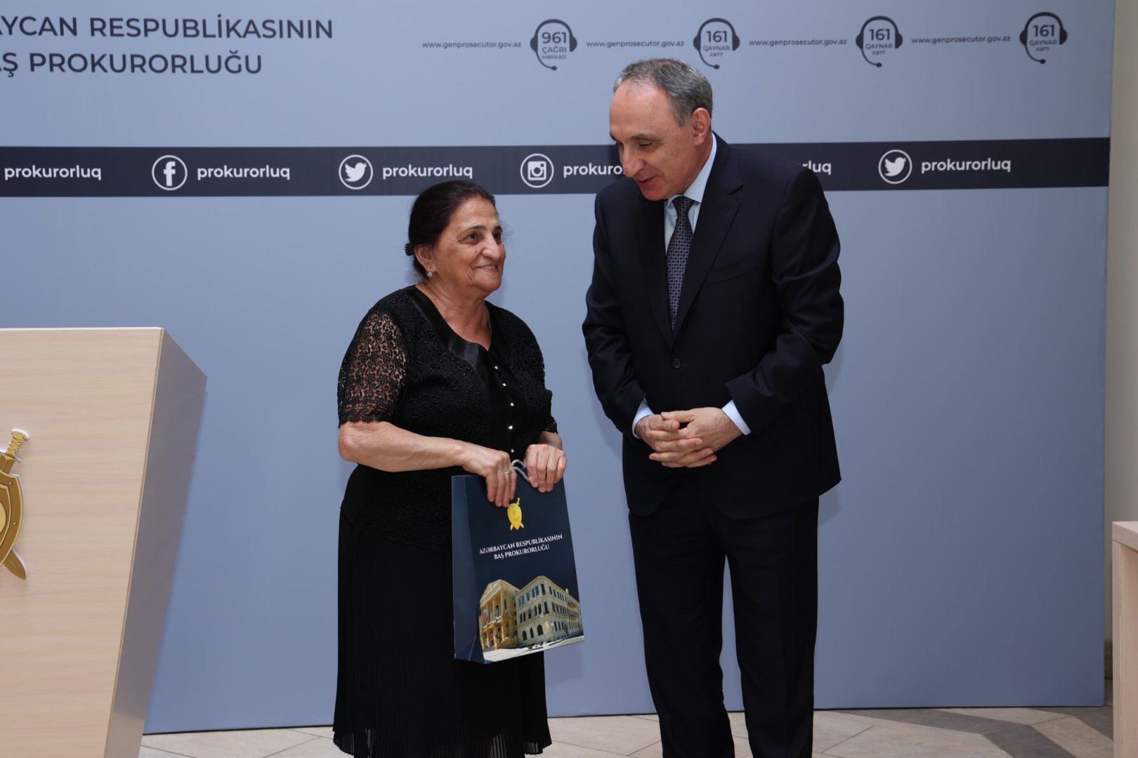 Baş Prokurorluqda dövlət qulluqçularının peşə bayramı qeyd olunub (FOTO)