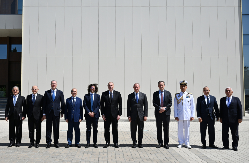 Prezident İlham Əliyev Mingəçevirdə İtaliyanın şirkətlər və “Made in Italy” nazirinin başçılıq etdiyi nümayəndə heyətini qəbul edib (YENİLƏNİB) (FOTO)