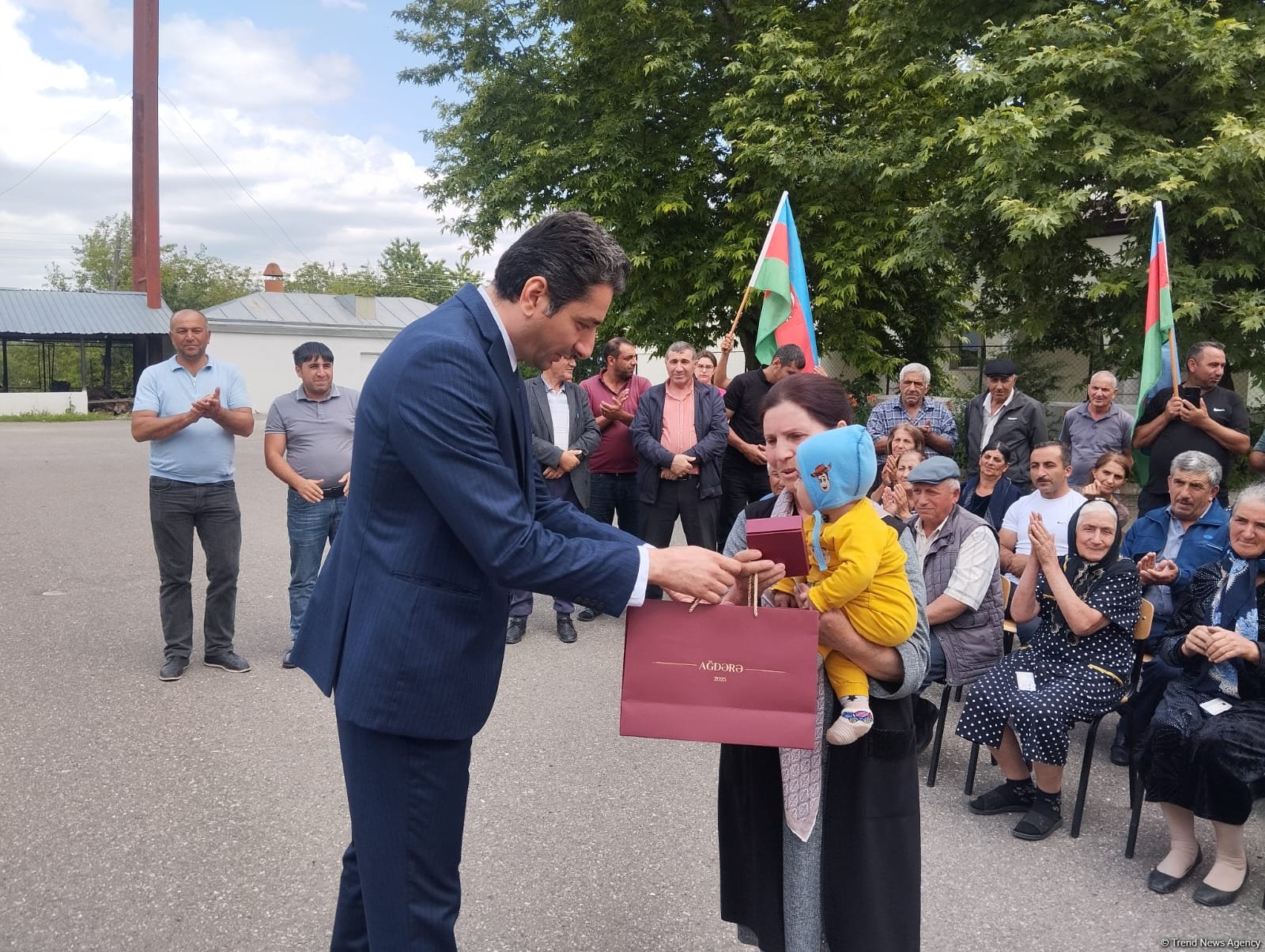 Həsənrizə köçən 40 ailəyə evlərinin açarları təqdim edildi (YENİLƏNİB) (FOTO)