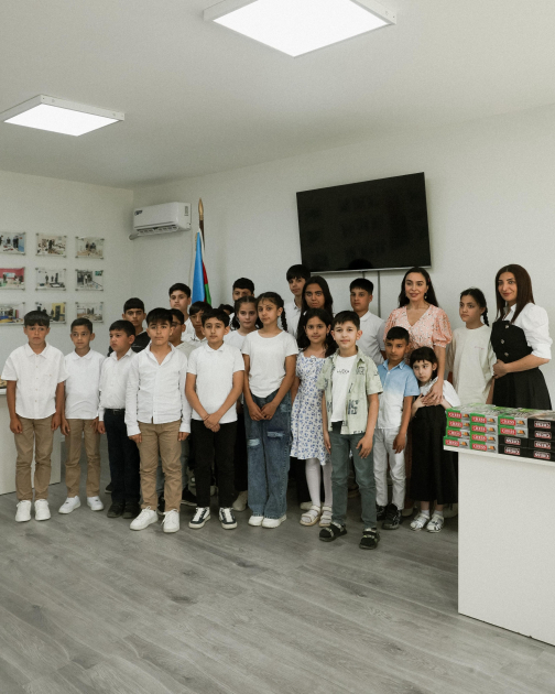 Heydər Əliyev Fondunun vitse-prezidenti Leyla Əliyeva və Bakı Media Mərkəzinin rəhbəri Arzu Əliyeva Xızıda Uşaq-Gənclər İdman-Şahmat Məktəbinin açılışında iştirak ediblər (FOTO)