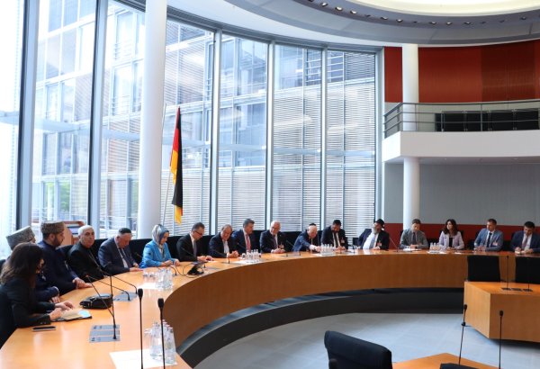 Dövlət Komitəsinin sədri Almaniya Bundestaqında görüş keçirib (FOTO)