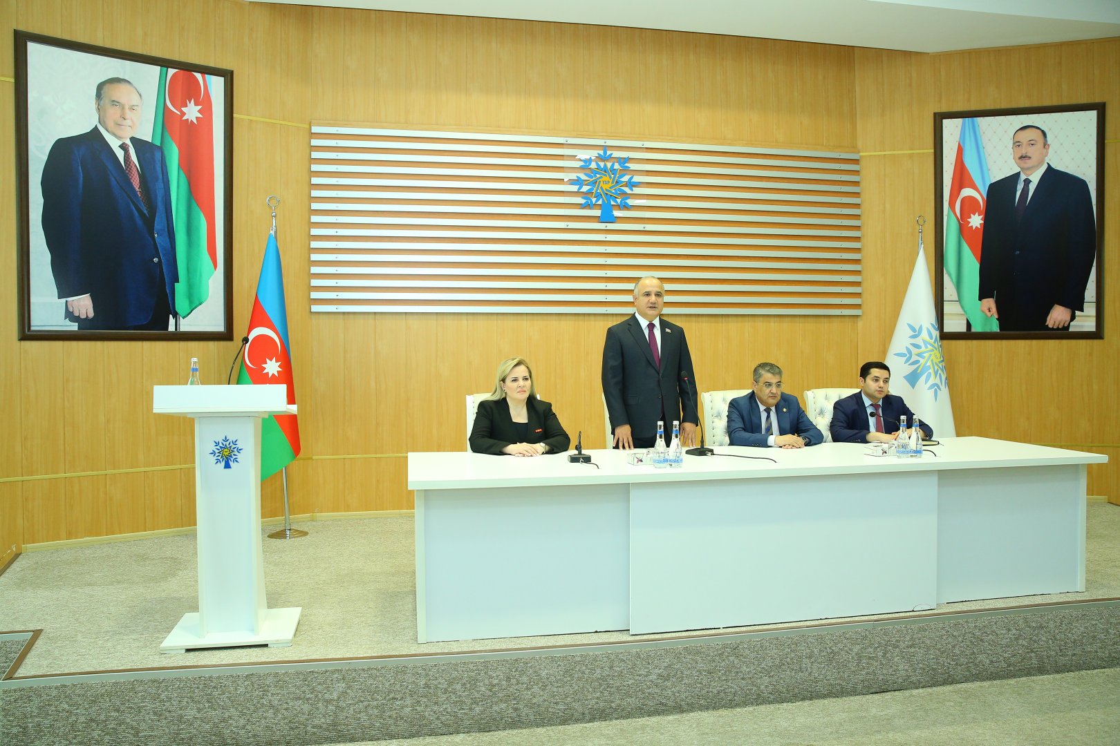 Milli Məclisin və Vəkillər Kollegiyasının təşəbbüsü ilə Binəqədidə aztəminatlı ailələrə hüquqi yardım aksiyası keçirilib (FOTO)