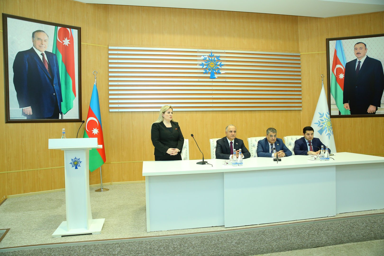 Milli Məclisin və Vəkillər Kollegiyasının təşəbbüsü ilə Binəqədidə aztəminatlı ailələrə hüquqi yardım aksiyası keçirilib (FOTO)