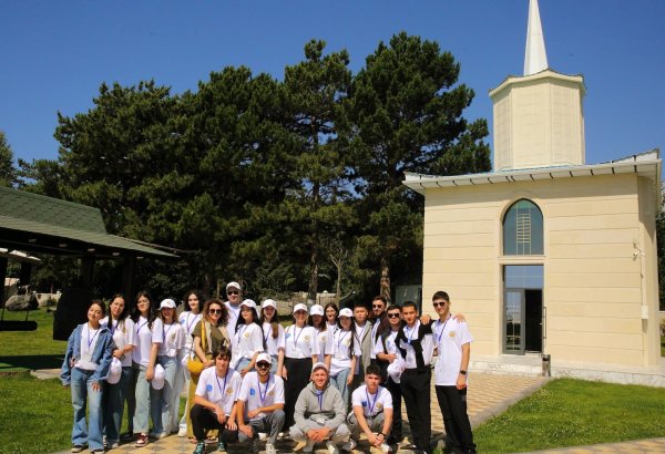 Qırğızıstanda Mədəniyyətlərarası ilk Gənclər Düşərgəsi keçirilib (FOTO)