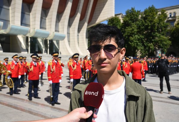 Ordumuzla fəxr edirəm - Paytaxt sakini