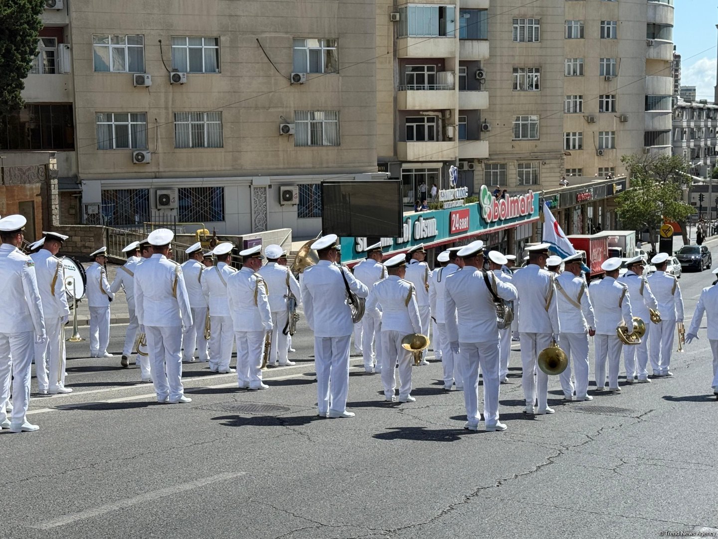 Silahlı Qüvvələr Günü münasibətilə hərbçilərin yürüşü keçirilib (FOTO) (YENİLƏNİB)
