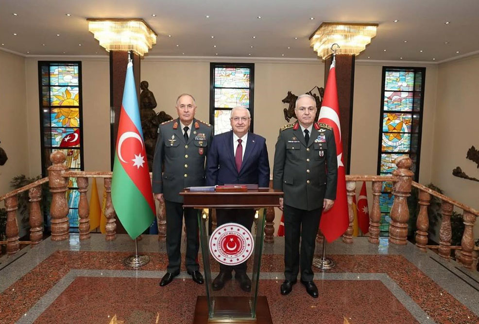 Kərim Vəliyev Türkiyə Respublikasının milli müdafiə naziri ilə görüşüb  (FOTO)
