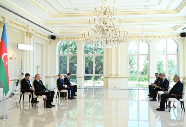 Prezident İlham Əliyev İranın Azərbaycanda yeni təyin olunmuş səfirinin etimadnaməsini qəbul edib (FOTO/VİDEO)