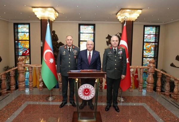 Kərim Vəliyev Türkiyə Respublikasının milli müdafiə naziri ilə görüşüb  (FOTO)