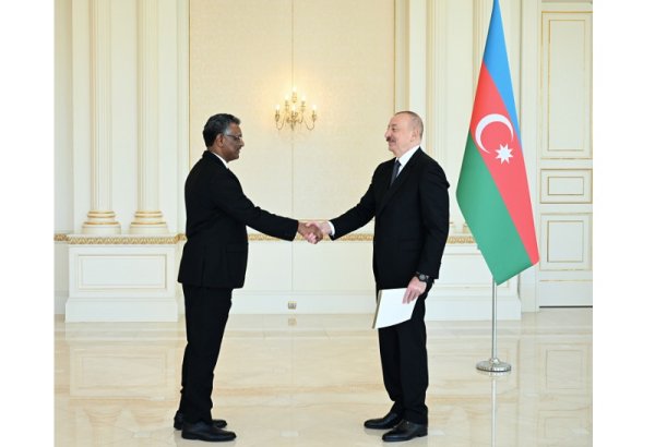 Prezident İlham Əliyev Sudanın ölkəmizdə yeni təyin olunmuş səfirinin etimadnaməsini qəbul edib (FOTO/VİDEO)