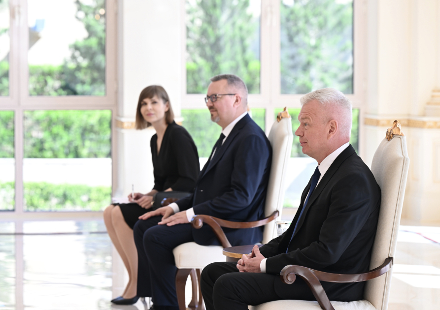 Prezident İlham Əliyev Polşanın ölkəmizdə yeni təyin olunmuş səfirinin etimadnaməsini qəbul edib (FOTO/VİDEO)