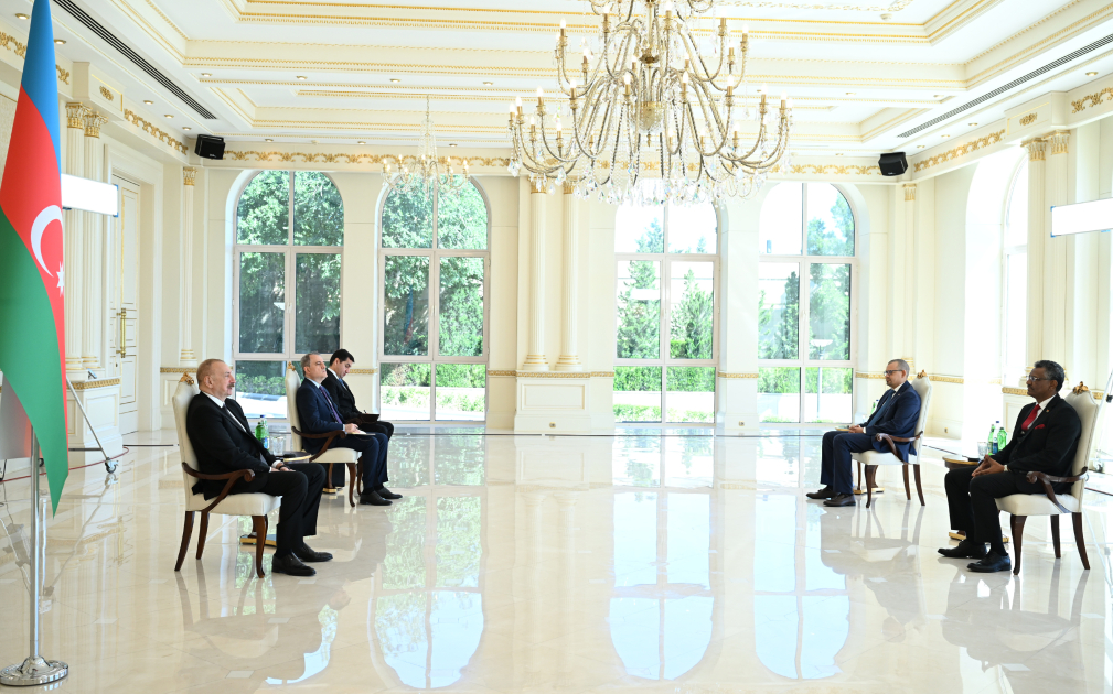 Prezident İlham Əliyev Sudanın ölkəmizdə yeni təyin olunmuş səfirinin etimadnaməsini qəbul edib (FOTO/VİDEO)