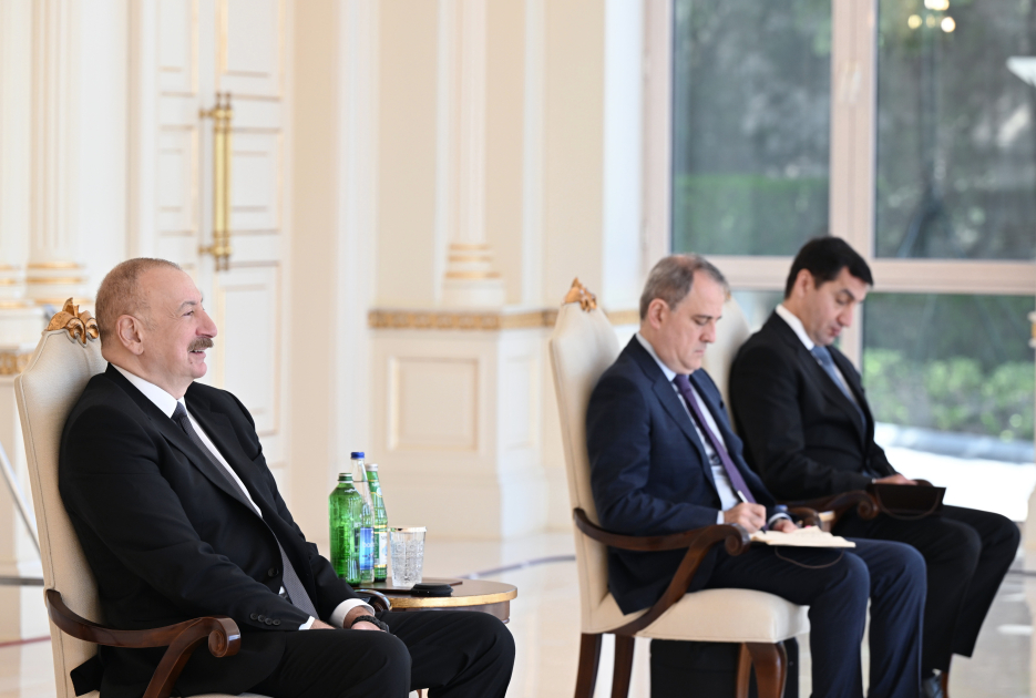 Prezident İlham Əliyev Sudanın ölkəmizdə yeni təyin olunmuş səfirinin etimadnaməsini qəbul edib (FOTO/VİDEO)