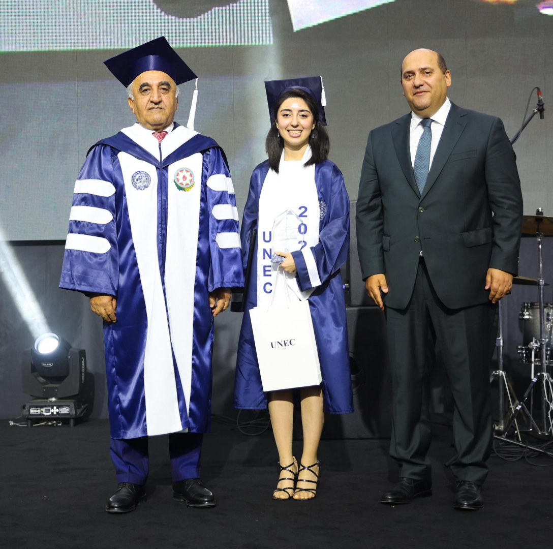 UNEC-dən 6 mindən çox tələbə məzun olub (FOTO)