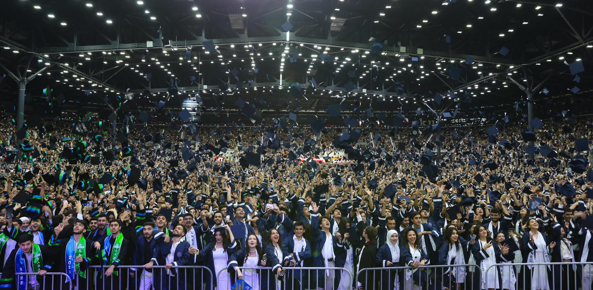 UNEC-dən 6 mindən çox tələbə məzun olub (FOTO)