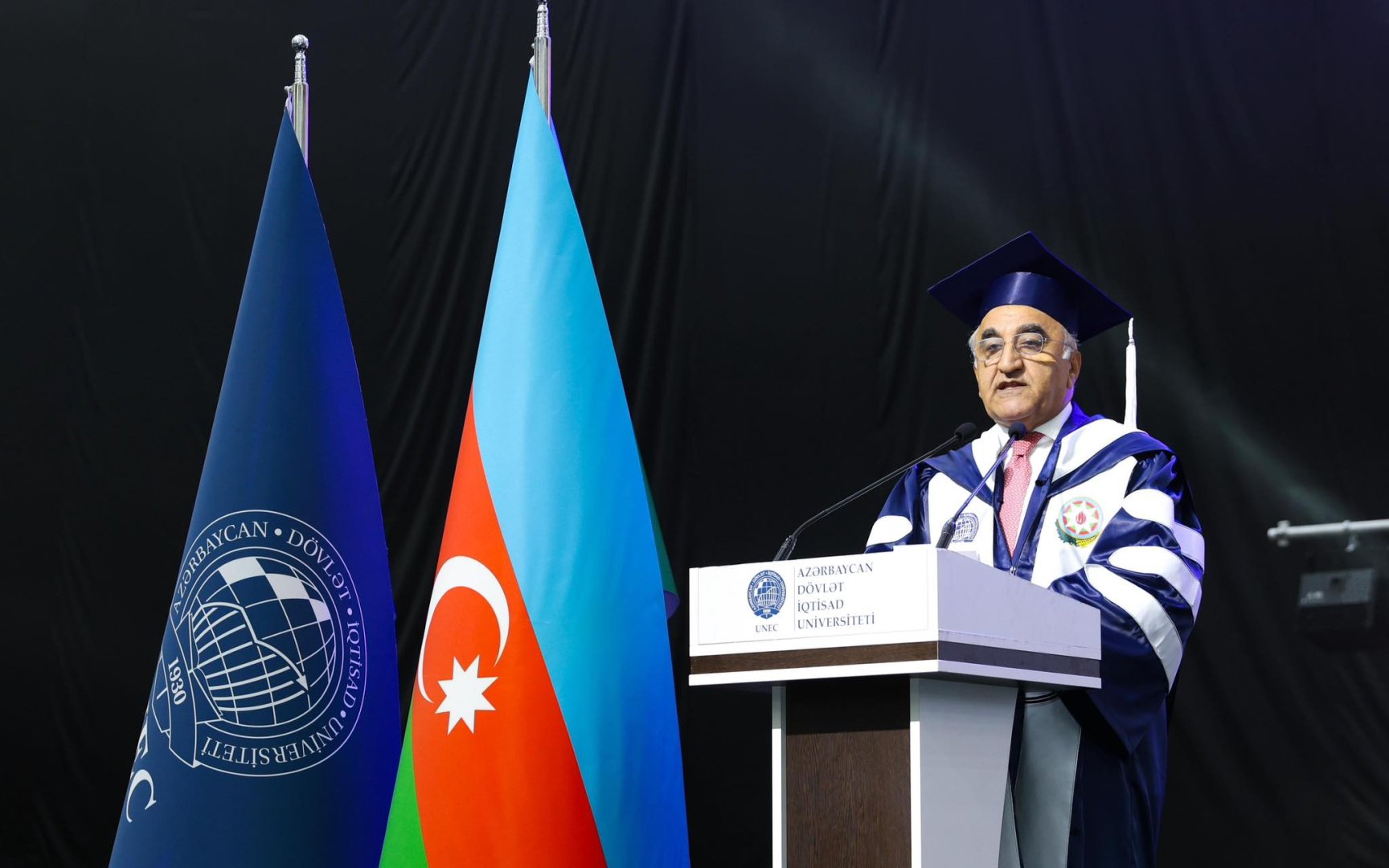 UNEC-dən 6 mindən çox tələbə məzun olub (FOTO)