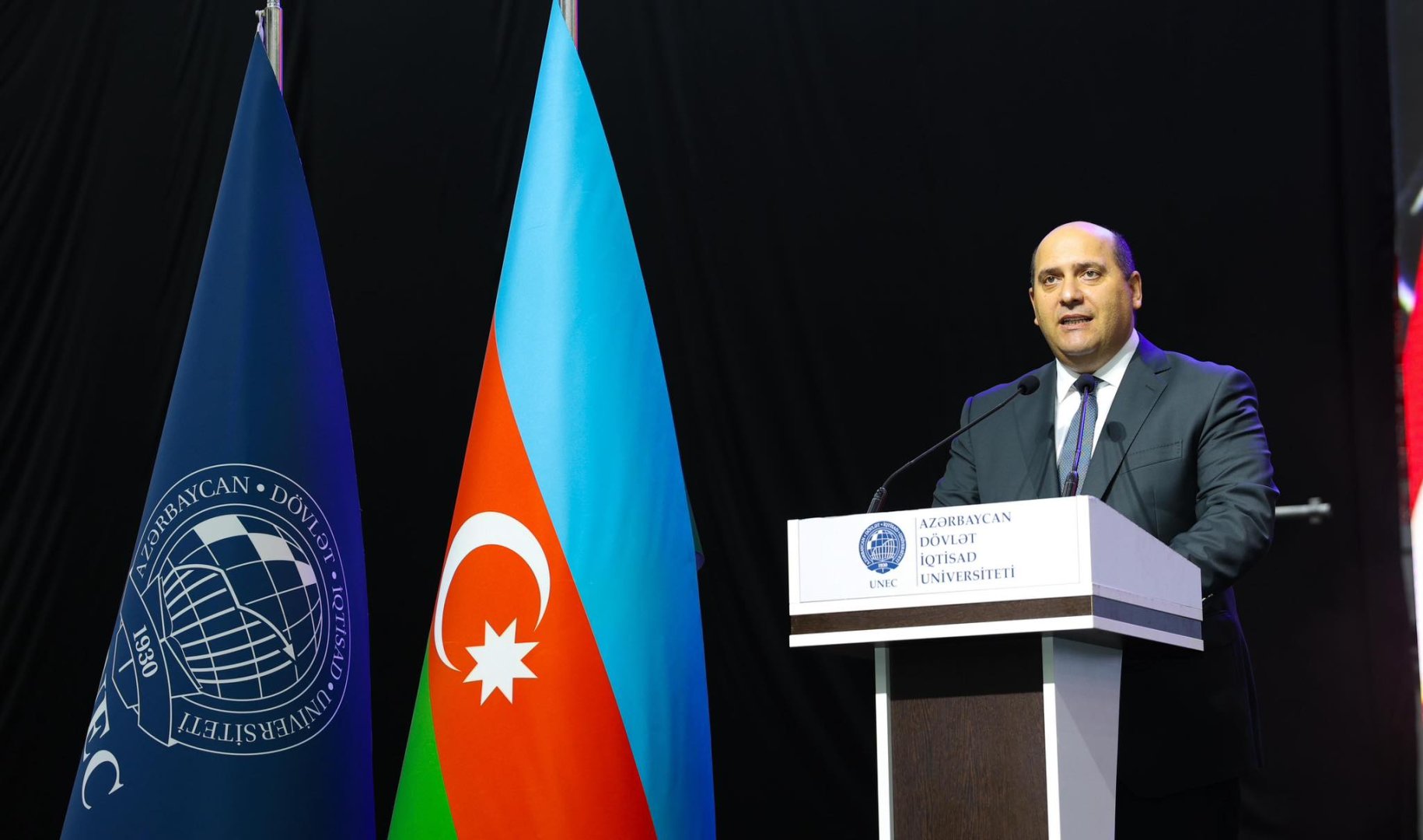 UNEC-dən 6 mindən çox tələbə məzun olub (FOTO)