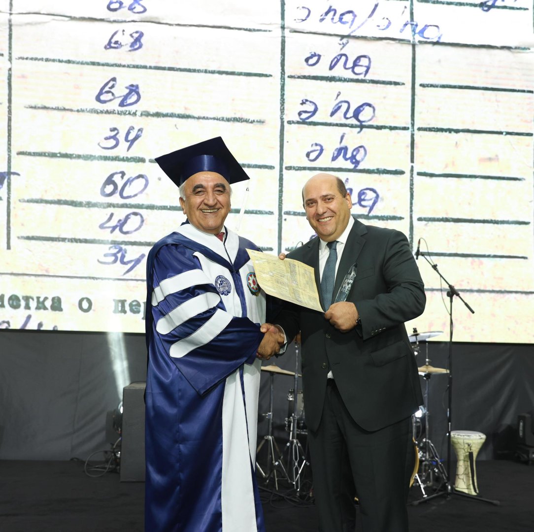 UNEC-dən 6 mindən çox tələbə məzun olub (FOTO)