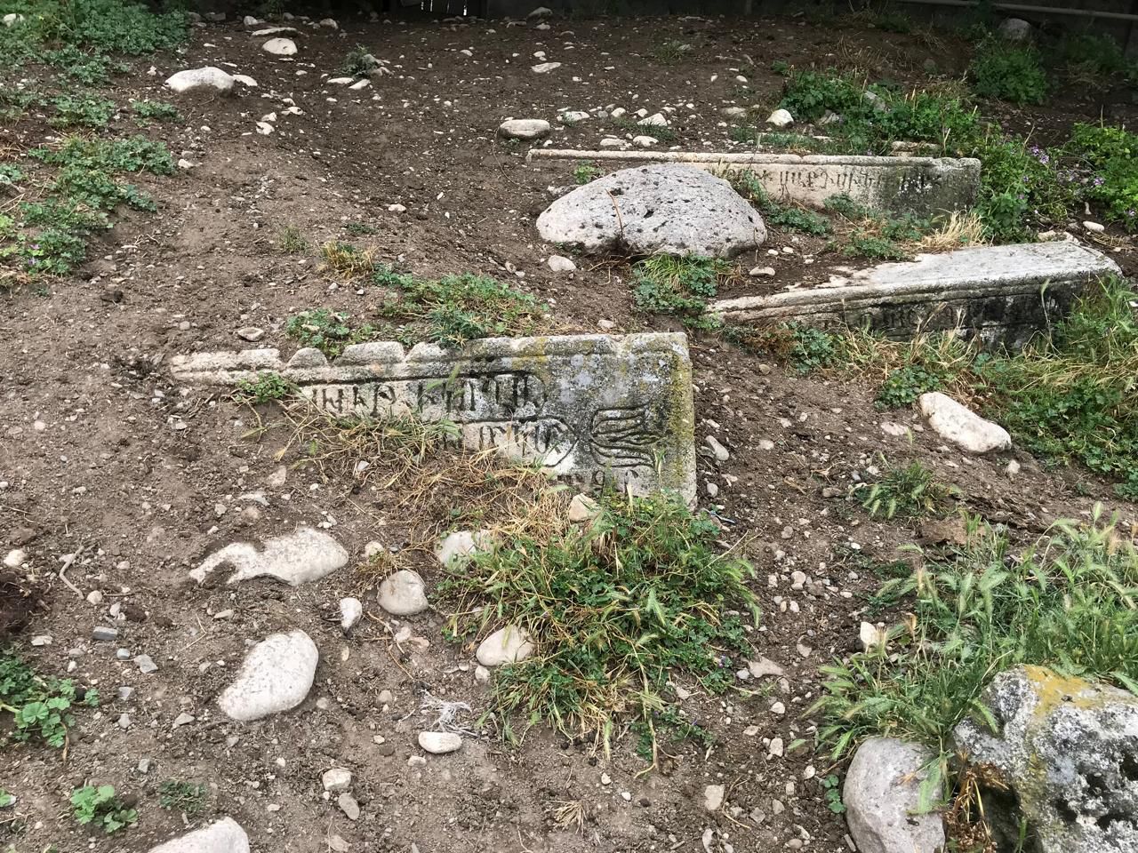 İsmayıllıda alban tayfalarına aid qəbiristanlıqlar, ibadətgah qalıqları və məişətə dair materiallar aşkarlanıb (FOTO)