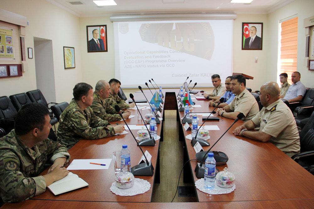 Qazaxıstan hərbi nümayəndələri NATO standartlarının Azərbaycan Ordusunda tətbiqi ilə tanış olublar (FOTO)