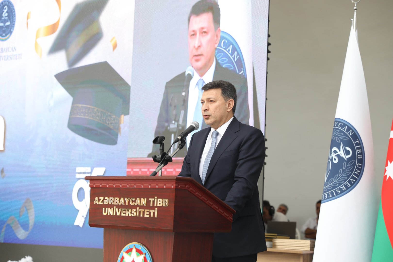 Həkimlik qəhrəmanlıqdır – Səhiyyə nazirindən Tibb Universitetinin məzunlarına çağırış (FOTO)