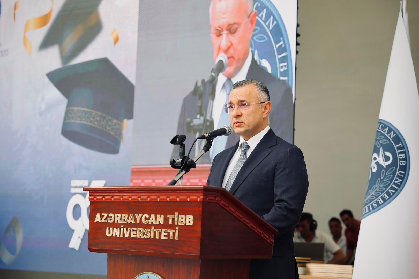 Həkimlik qəhrəmanlıqdır – Səhiyyə nazirindən Tibb Universitetinin məzunlarına çağırış (FOTO)