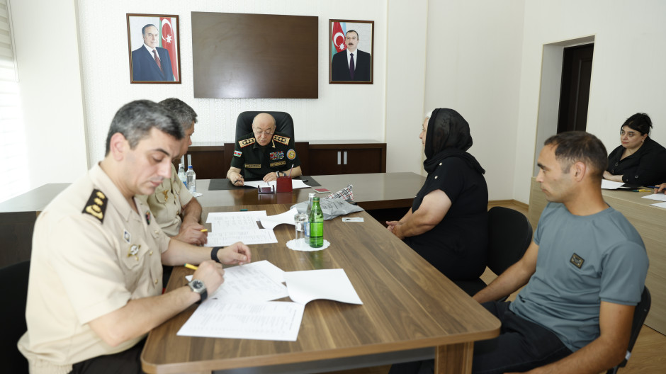 Kəmaləddin Heydərov Şamaxı şəhərində vətəndaşları qəbul edib (FOTO)