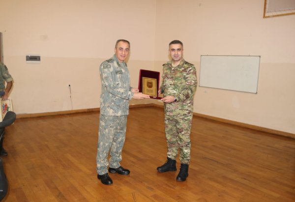 Hərbi prokuror bayram günləri sərhədlərdə (FOTO)