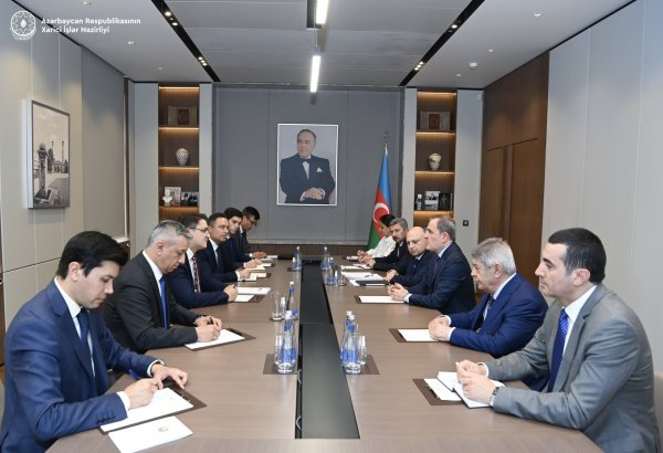 Azərbaycan və Özbəkistan arasında siyasi məsləhətləşmələr keçirilib, birgə layihələr müzakirə olunub (FOTO)