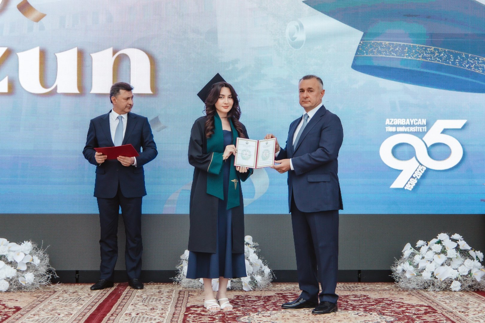 Həkimlik qəhrəmanlıqdır – Səhiyyə nazirindən Tibb Universitetinin məzunlarına çağırış (FOTO)
