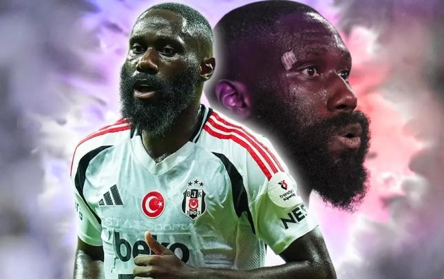 "Beşiktaş" konqolu futbolçusu ilə yollarını ayırıb