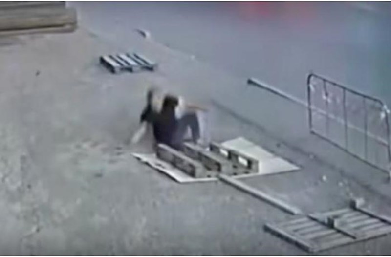 Bakıd oğlanın kanalizasiya kollektoruna düşərək ölməsi ilə bağlı cinayət işi başlanıb