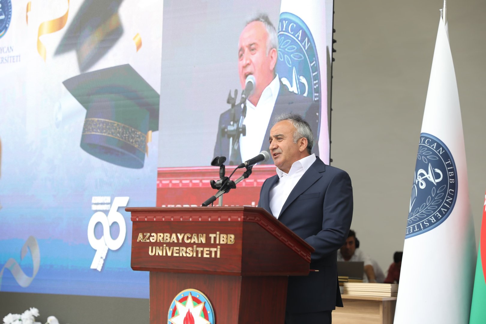 Həkimlik qəhrəmanlıqdır – Səhiyyə nazirindən Tibb Universitetinin məzunlarına çağırış (FOTO)