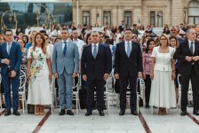 Həkimlik qəhrəmanlıqdır – Səhiyyə nazirindən Tibb Universitetinin məzunlarına çağırış (FOTO)