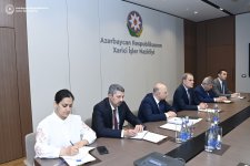 Ceyhun Bayramov Bobur Usmanovla İƏT-in 17-ci Zirvə Görüşünə hazırlığı müzakirə edib  (FOTO)