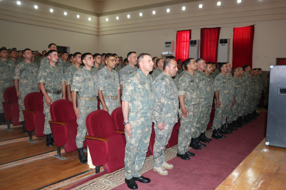 Hərbi prokuror bayram günləri sərhədlərdə (FOTO)