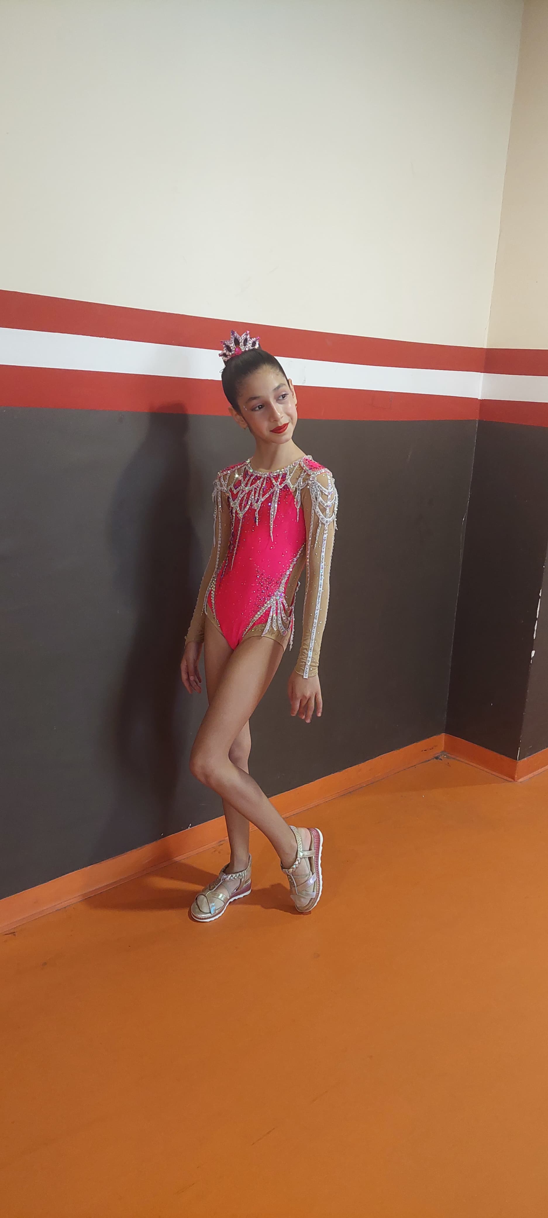 10 yaşlı gimnastın vətənpərvərlik nümayişi: Mətanət “Sarı Gəlin”ə sahib çıxdı (FOTO)