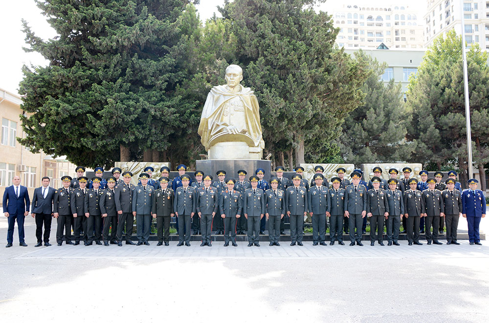 “Komanda-qərargah akademik kursu”nun buraxılış mərasimi keçirilib (FOTO)
