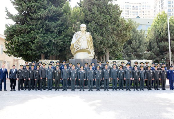 “Komanda-qərargah akademik kursu”nun buraxılış mərasimi keçirilib (FOTO)