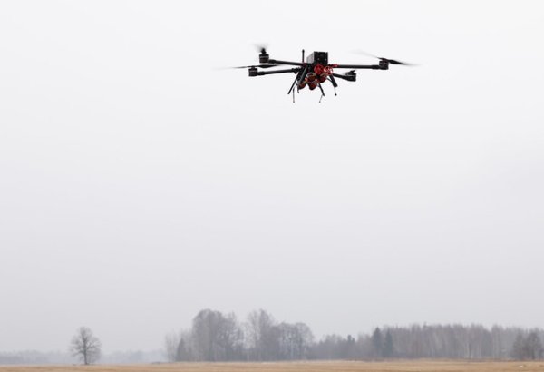 Çin tədqiqatçıları dronlara məsafədən enerji ötürən sistemi sınaqdan keçiriblər