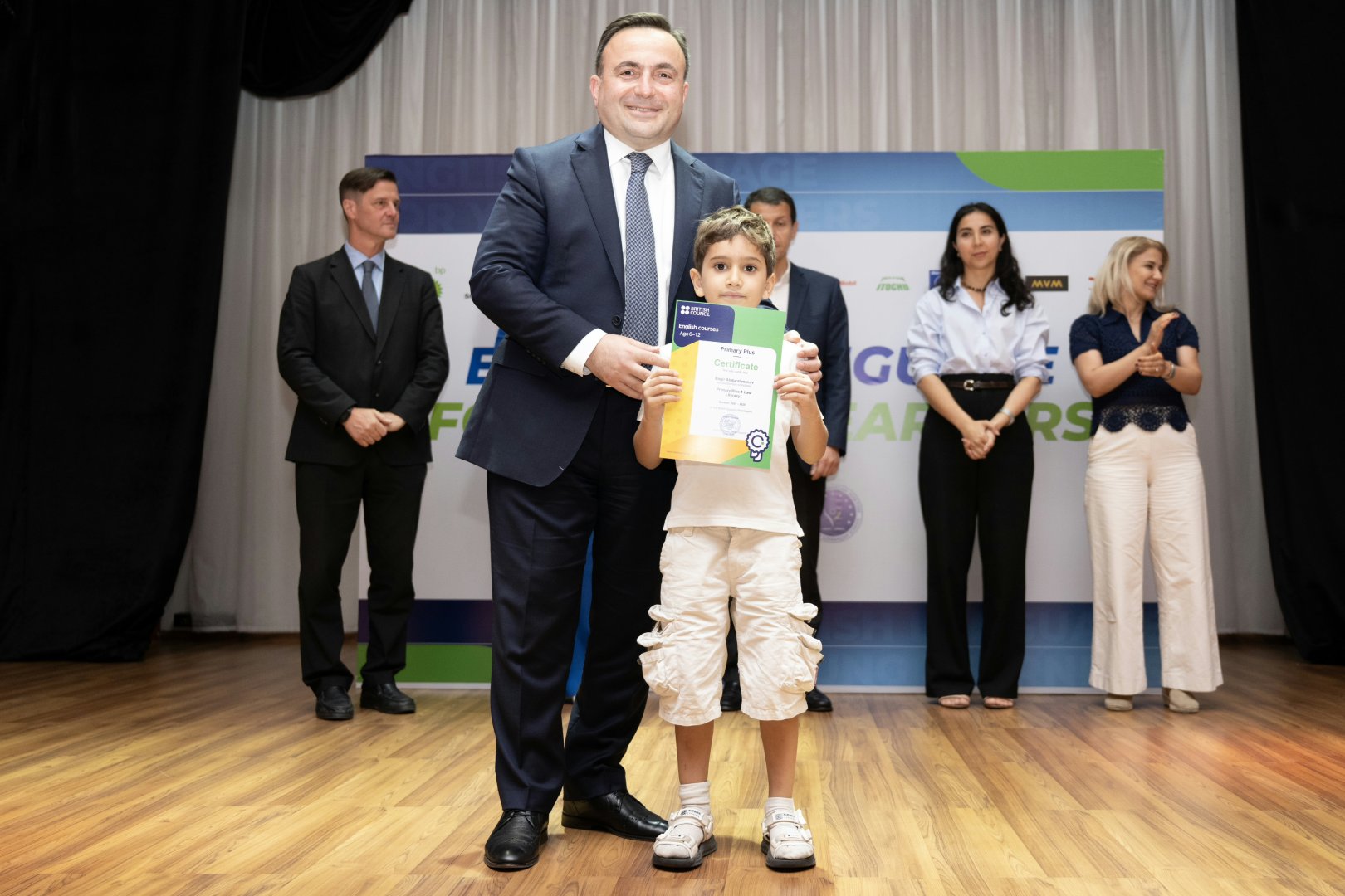 bp Bakı və ətraf ərazilərdə ingilis dilini yeni öyrənən gənclərə dəstək məqsədilə təhsil təşəbbüsünü uğurla tamamlayıb (FOTO)