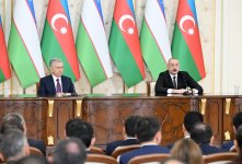 Prezident İlham Əliyev və Prezident Şavkat Mirziyoyev mətbuata bəyanatlarla çıxış ediblər (YENİLƏNİB) (FOTO/VİDEO)