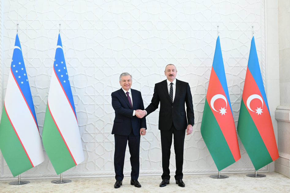Bakıda Özbəkistan Prezidenti Şavkat Mirziyoyevin rəsmi qarşılanma mərasimi keçirilib (FOTO/VİDEO)