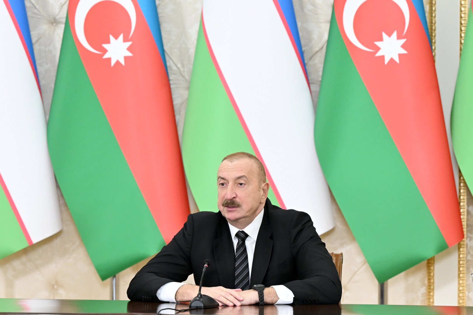 Prezident İlham Əliyev və Prezident Şavkat Mirziyoyev mətbuata bəyanatlarla çıxış ediblər (YENİLƏNİB) (FOTO)