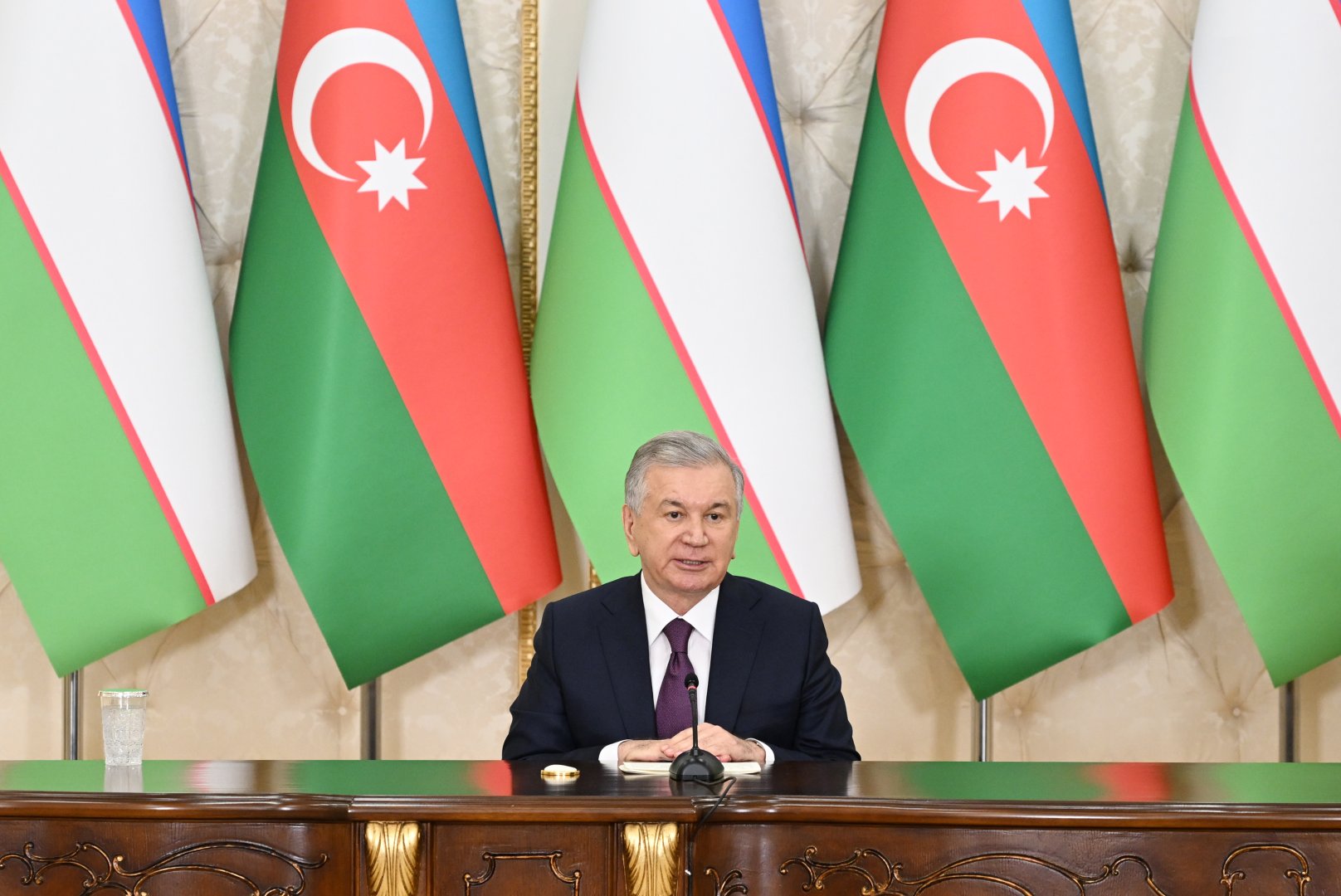 Prezident İlham Əliyev və Prezident Şavkat Mirziyoyev mətbuata bəyanatlarla çıxış ediblər (YENİLƏNİB) (FOTO)