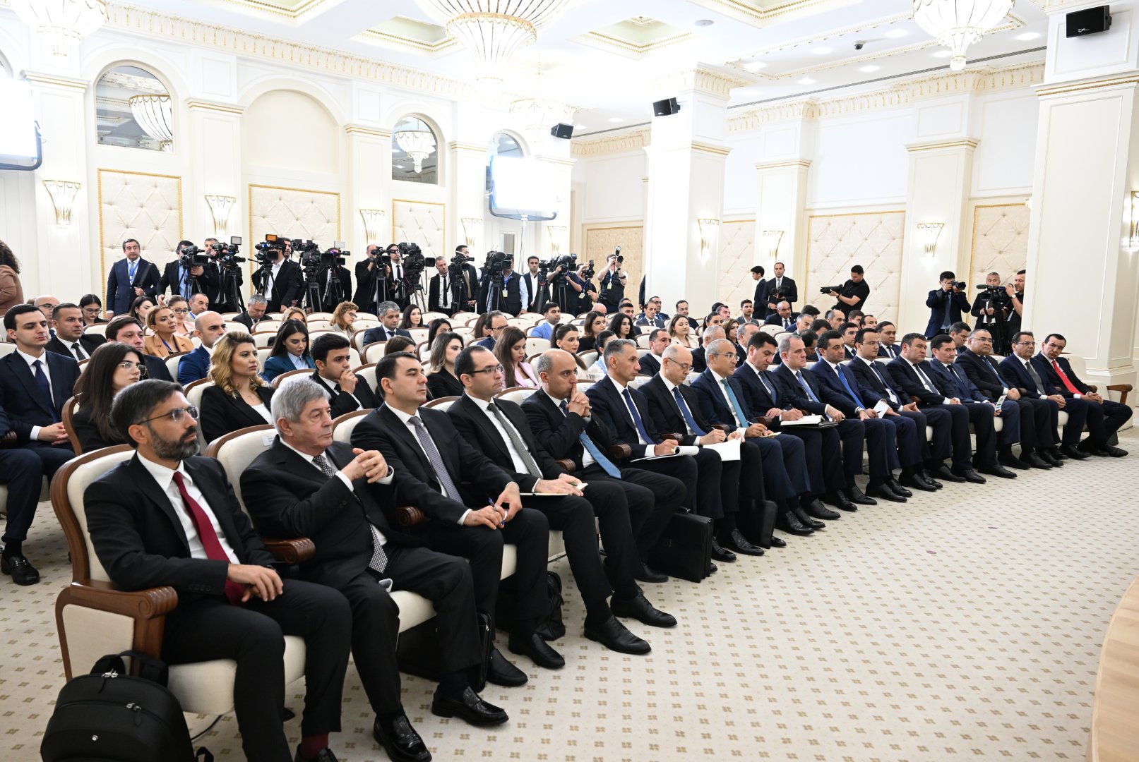 Prezident İlham Əliyev və Prezident Şavkat Mirziyoyev mətbuata bəyanatlarla çıxış ediblər (YENİLƏNİB) (FOTO)