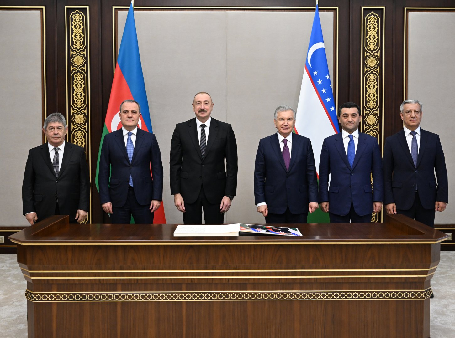 Prezidentlər İlham Əliyev və Şavkat Mirziyoyev Özbəkistanın Azərbaycandakı səfirliyinin yeni binasının açılışında iştirak ediblər (YENİLƏNİB) (FOTO/VİDEO)
